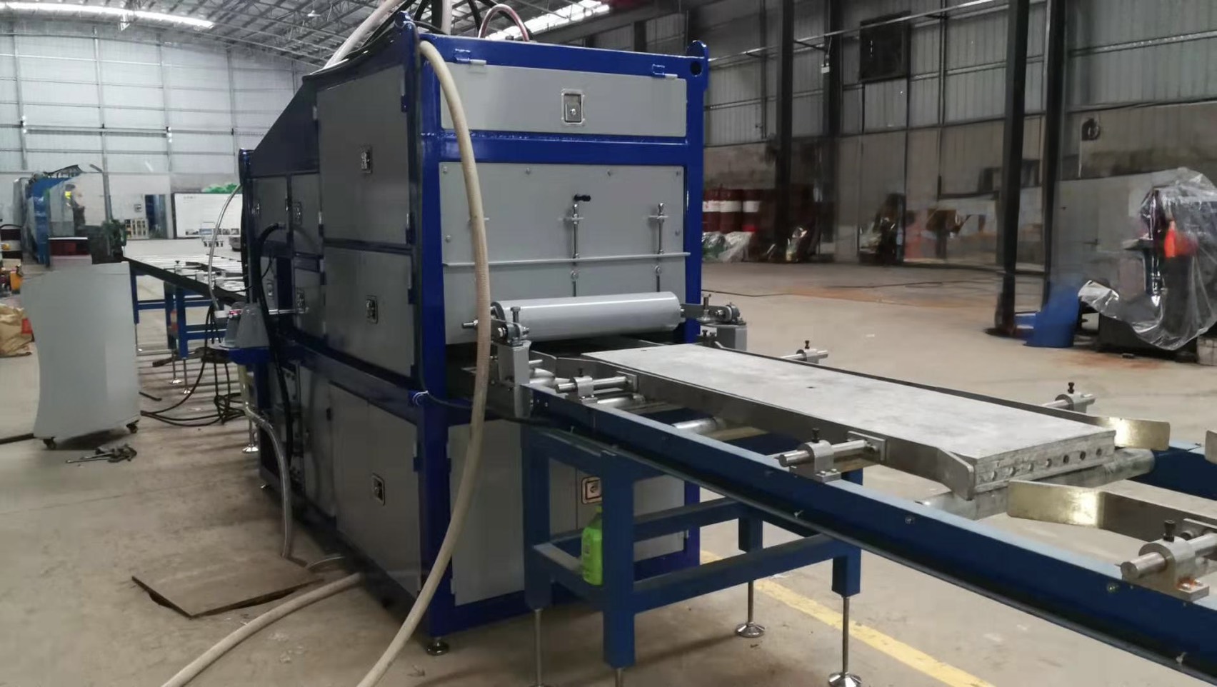 D. 鋁模板自動清洗設備